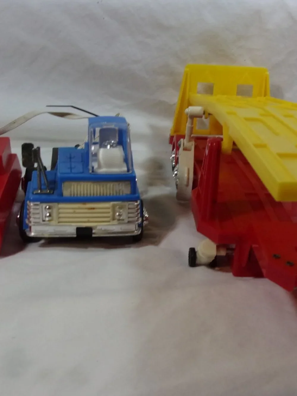 VINTAGE SEARS TOY BATTERY POWERED MINI CAR TRANSPORTER-NOT WORKING